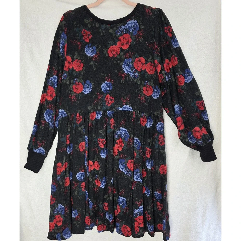 Torrid Dress Womens 2 Black Floral Red Blue Super Soft Plush Long Sleeve Pockets